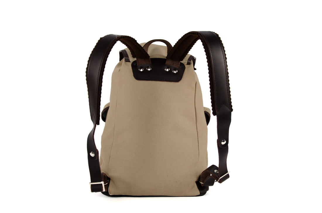 RU135-SA-D Wander- und Freizeitrucksack  Lederboden 14 L Sand dunkel